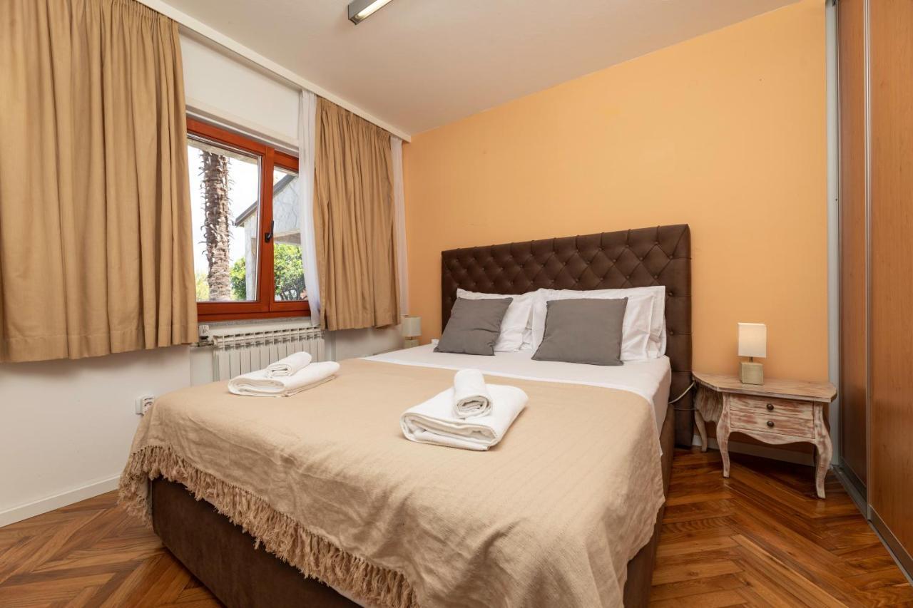 Apartments Ana Malinska Bagian luar foto
