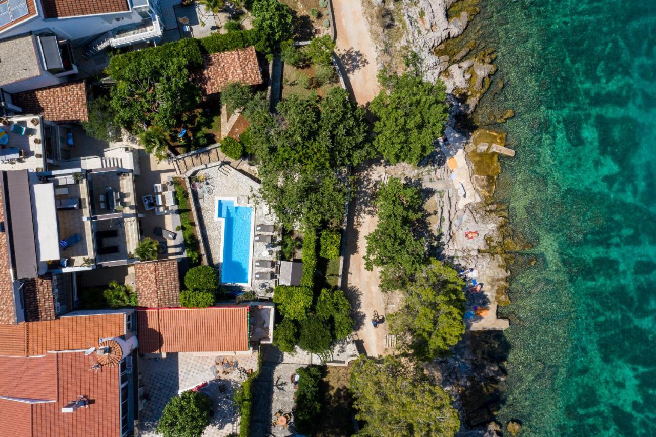 Apartments Ana Malinska Bagian luar foto