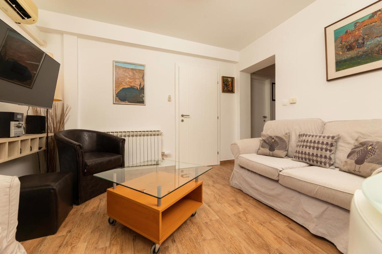 Apartments Ana Malinska Bagian luar foto