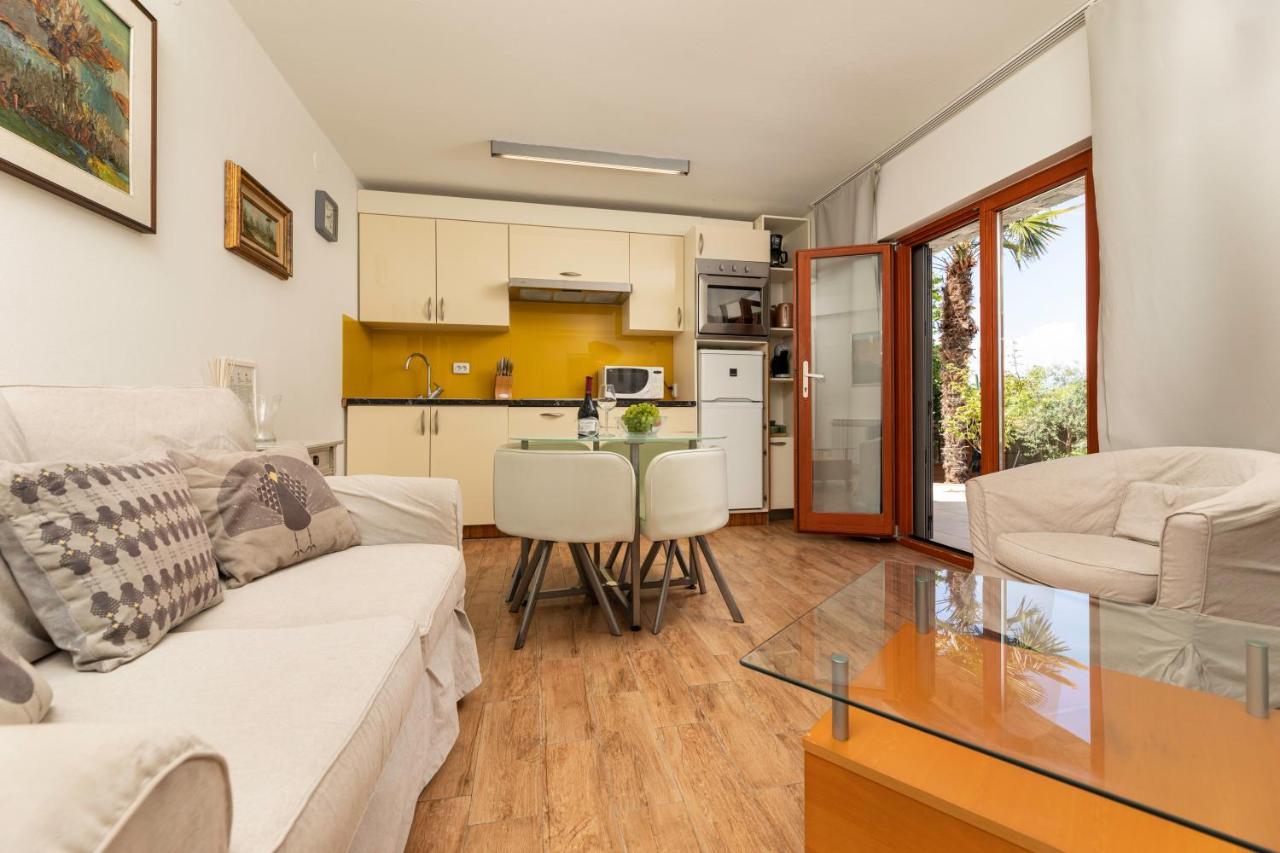 Apartments Ana Malinska Bagian luar foto
